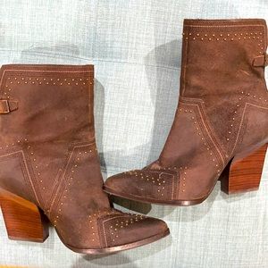Donald Pliner Boots